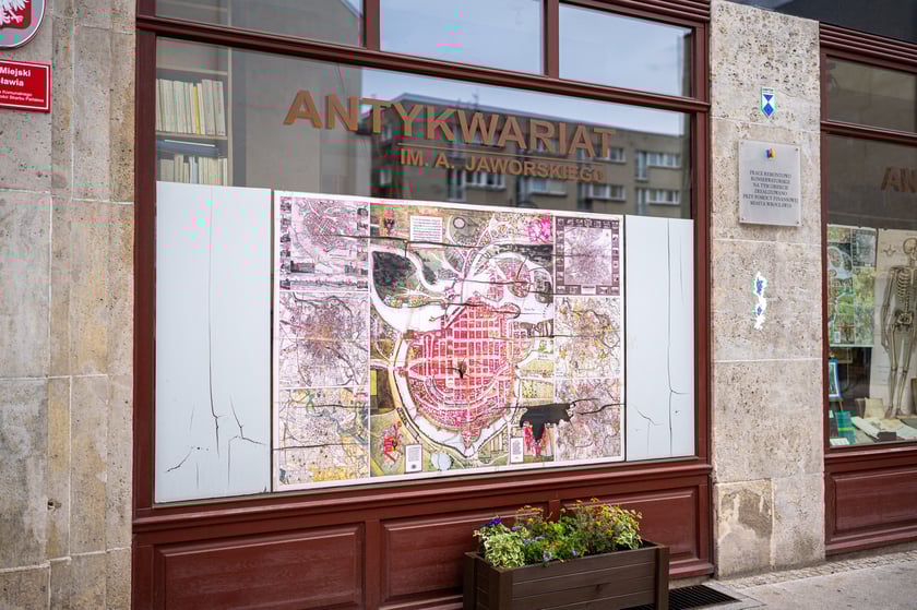 Antykwariat przy ul. Kuźniczej